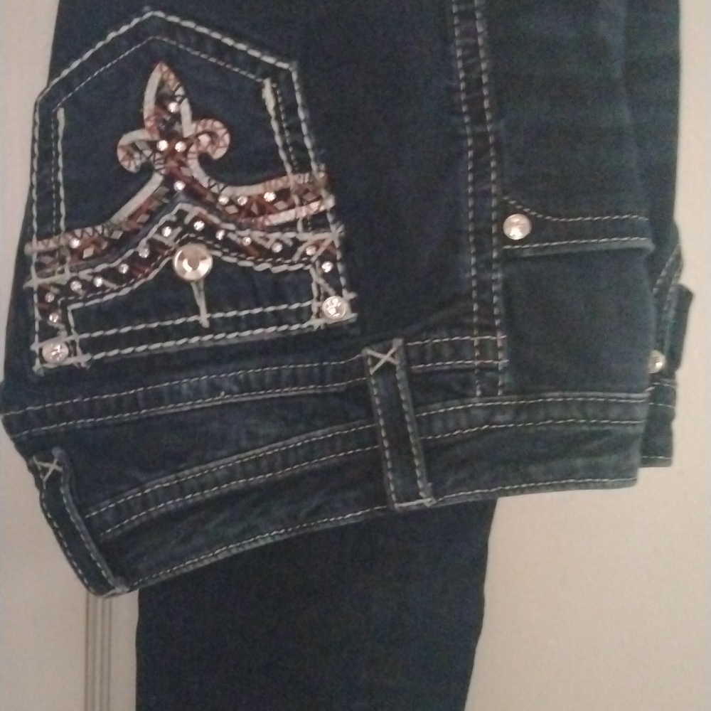 Rock Revival low waisted Jeans, straight leg zipper fly size 29 juniors